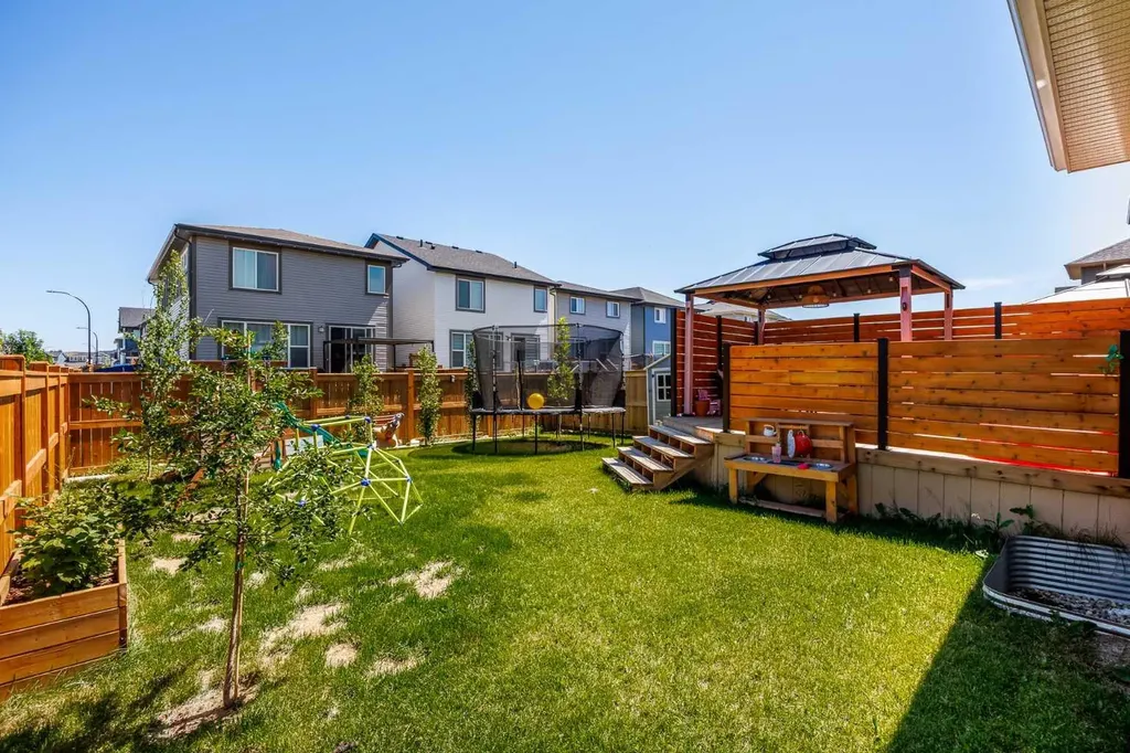 225 Buckskin Way Cochrane AB T4C 2R7