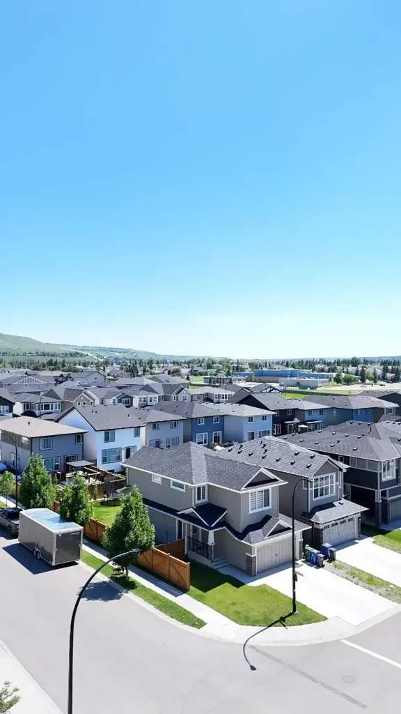 225 Buckskin Way Cochrane AB T4C 2R7