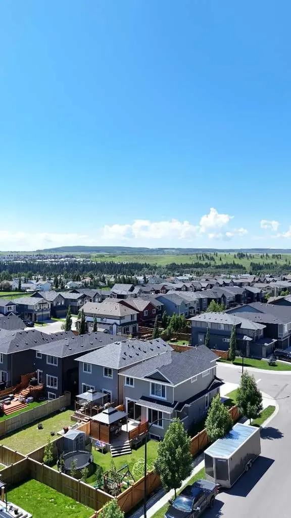 225 Buckskin Way Cochrane AB T4C 2R7