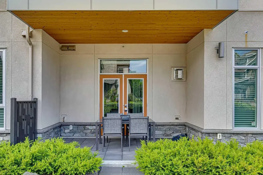 23 Burma Star Road SW Calgary AB T3E 7Y9