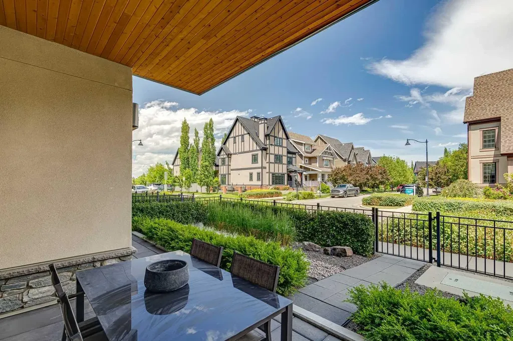 23 Burma Star Road SW Calgary AB T3E 7Y9