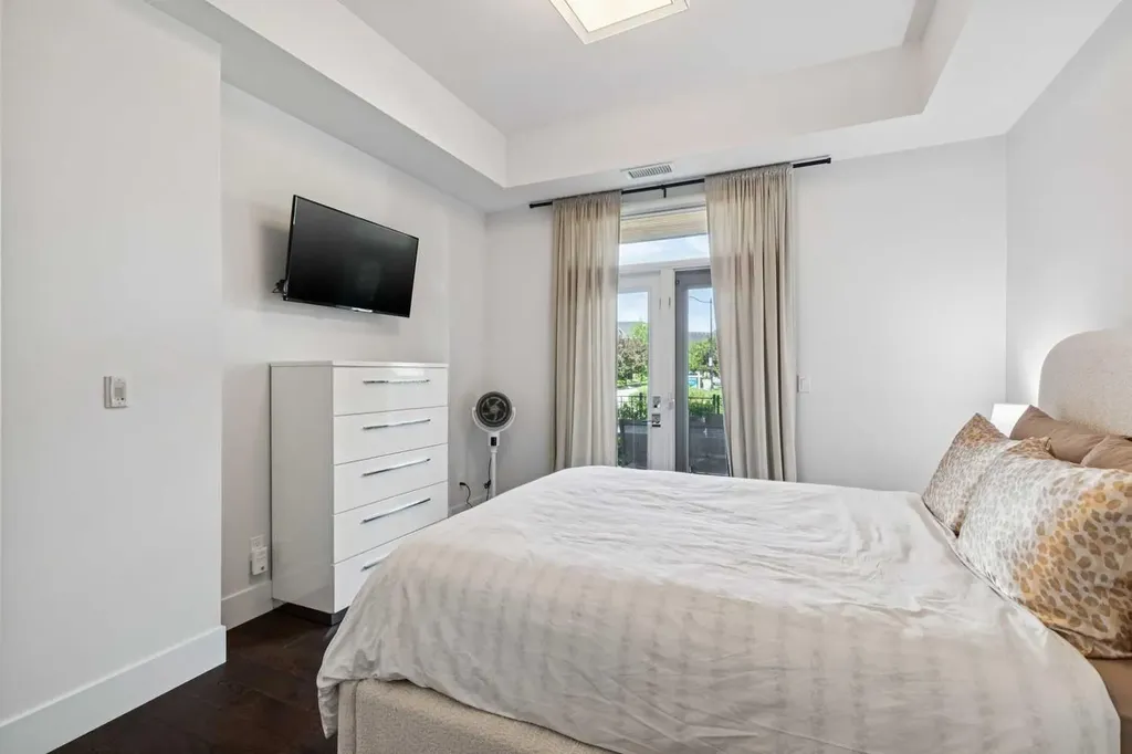 23 Burma Star Road SW Calgary AB T3E 7Y9
