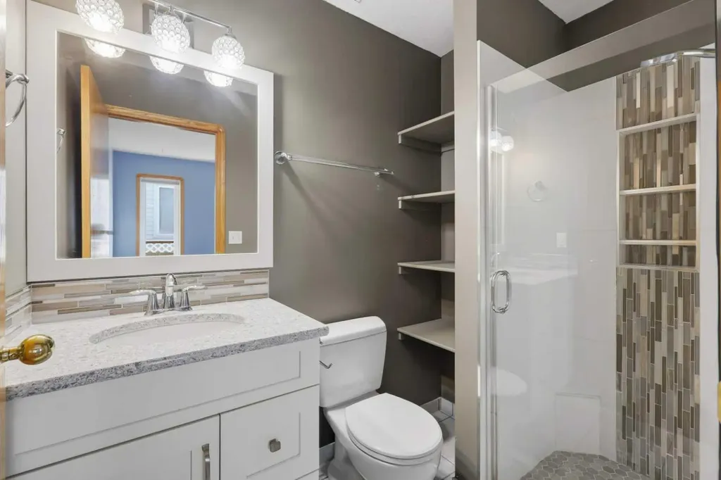 31 Palmer Close Sylvan Lake AB T4S 1K3