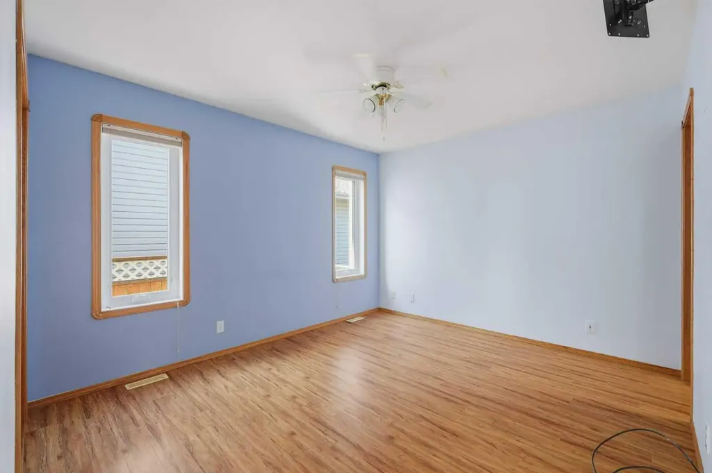 31 Palmer Close Sylvan Lake AB T4S 1K3
