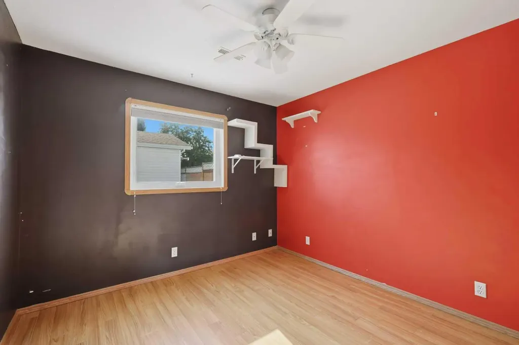 31 Palmer Close Sylvan Lake AB T4S 1K3