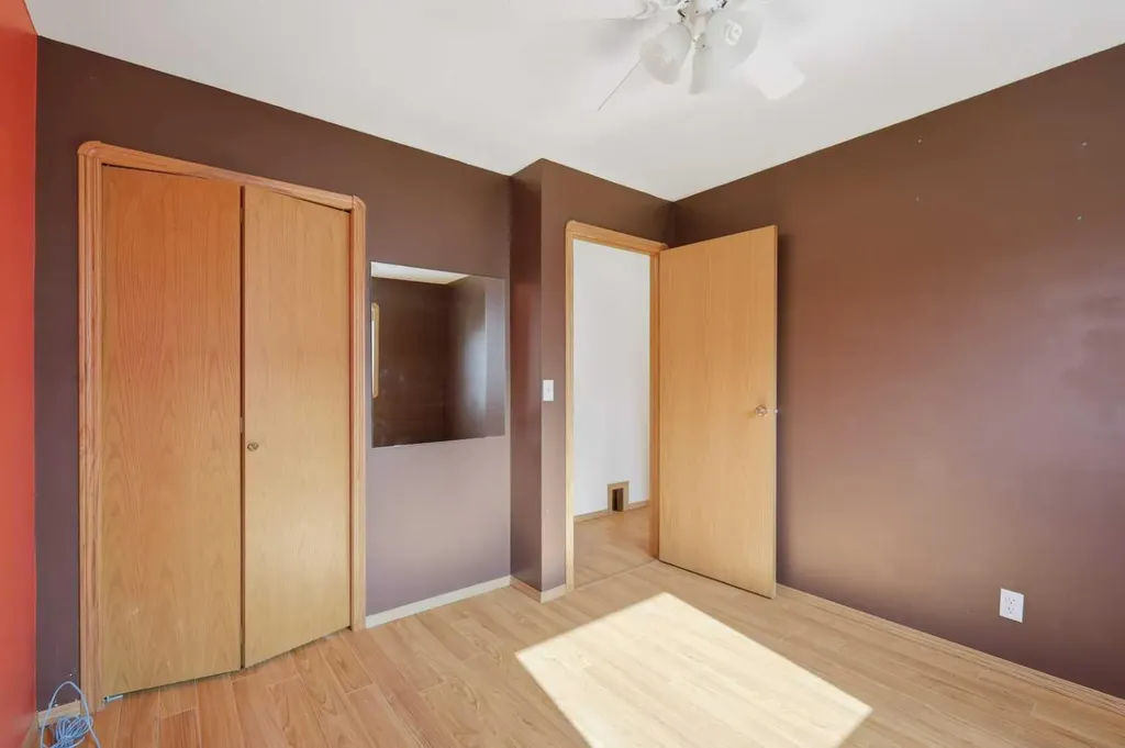 31 Palmer Close Sylvan Lake AB T4S 1K3