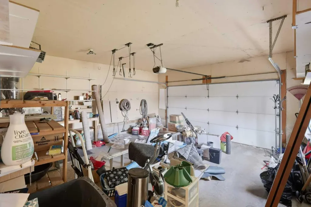 31 Palmer Close Sylvan Lake AB T4S 1K3