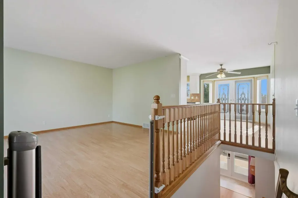 31 Palmer Close Sylvan Lake AB T4S 1K3