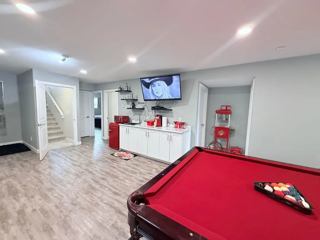 58 Village Crescent Red Deer AB T4R 0P3