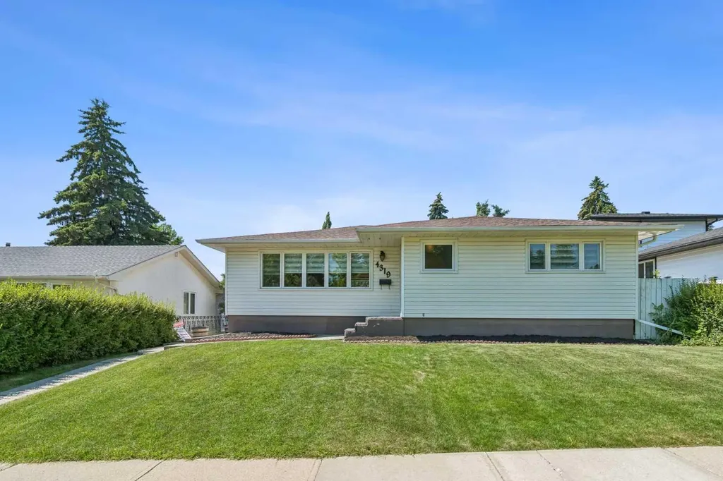 4319 19 Street NW Calgary AB T2L 2B8
