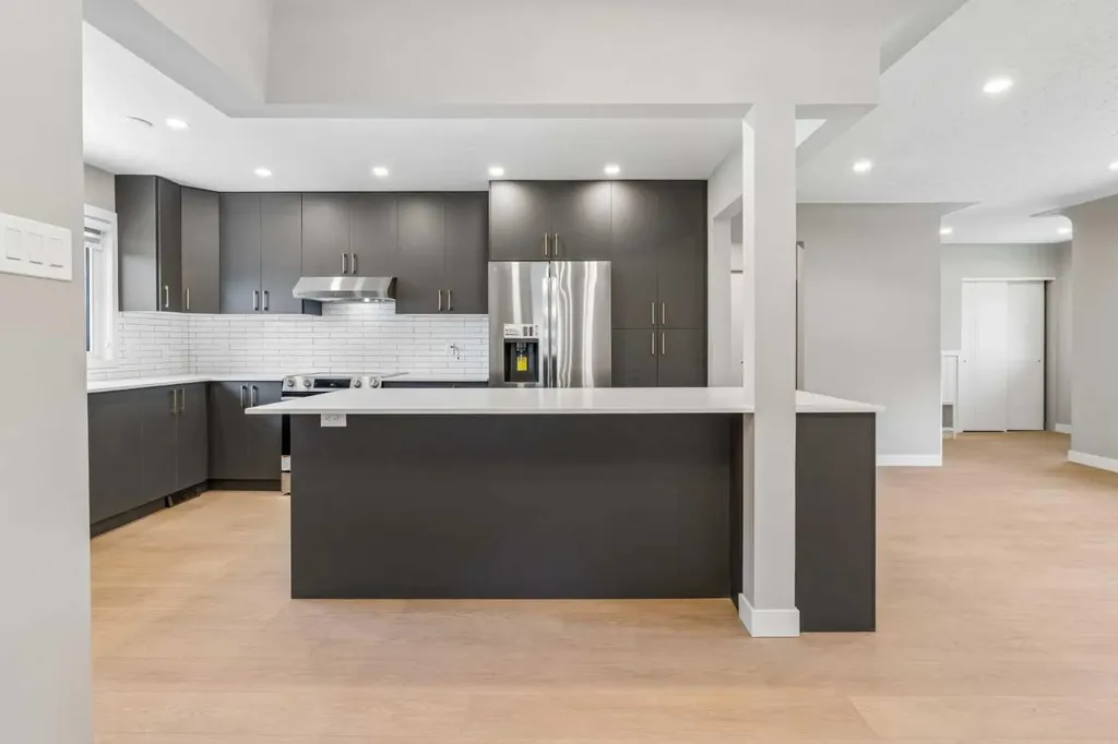 4319 19 Street NW Calgary AB T2L 2B8