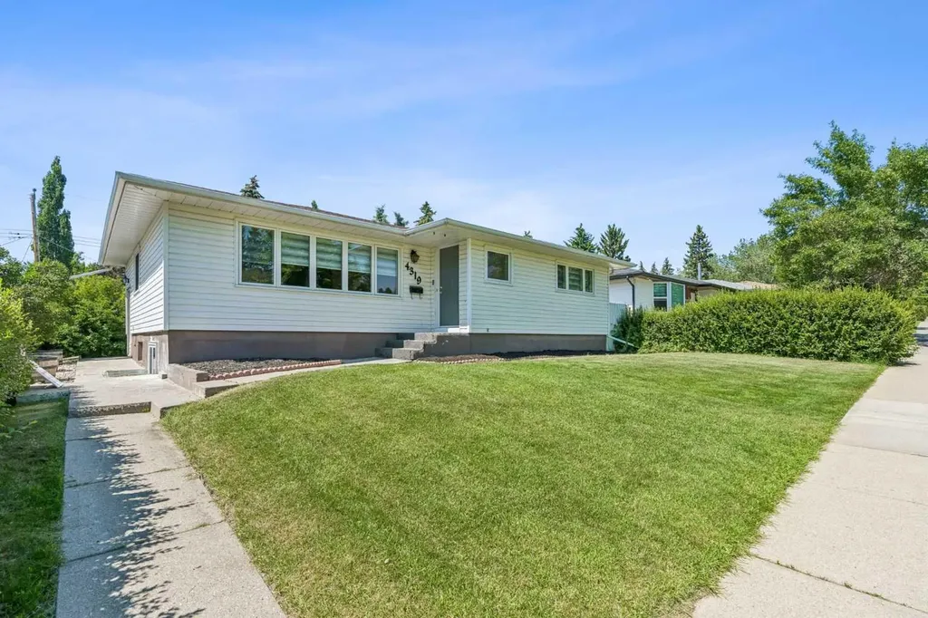 4319 19 Street NW Calgary AB T2L 2B8