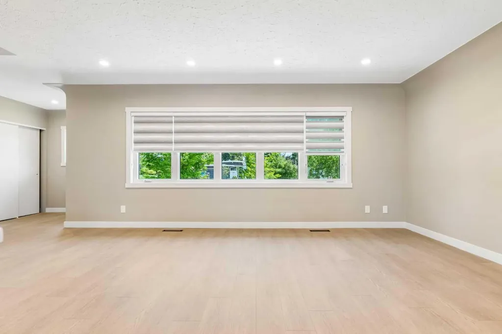 4319 19 Street NW Calgary AB T2L 2B8