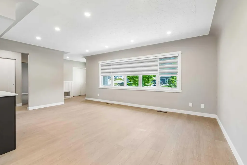 4319 19 Street NW Calgary AB T2L 2B8