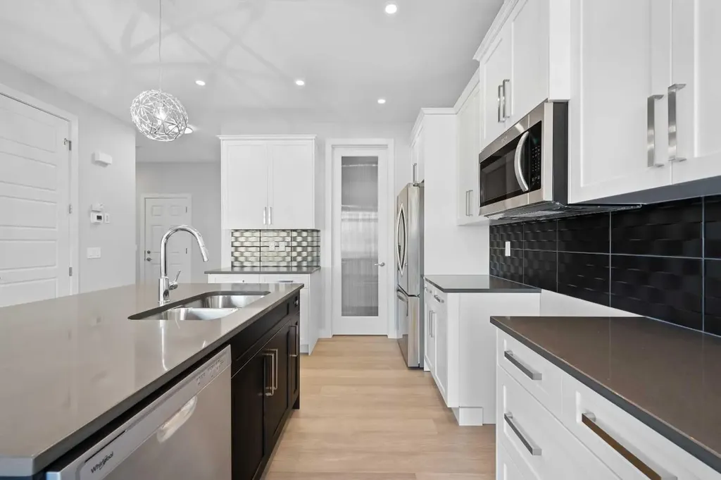 67 Agate Road Cochrane AB T4C 3B9