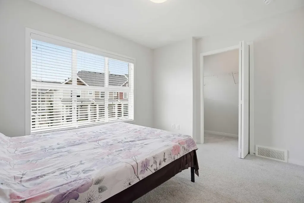 355 Nolancrest Heights NW Calgary AB T3R 0Z9