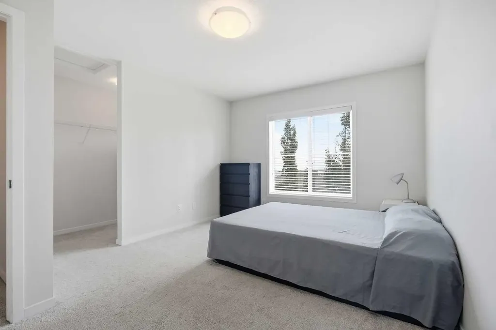 355 Nolancrest Heights NW Calgary AB T3R 0Z9