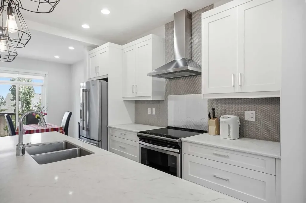 355 Nolancrest Heights NW Calgary AB T3R 0Z9