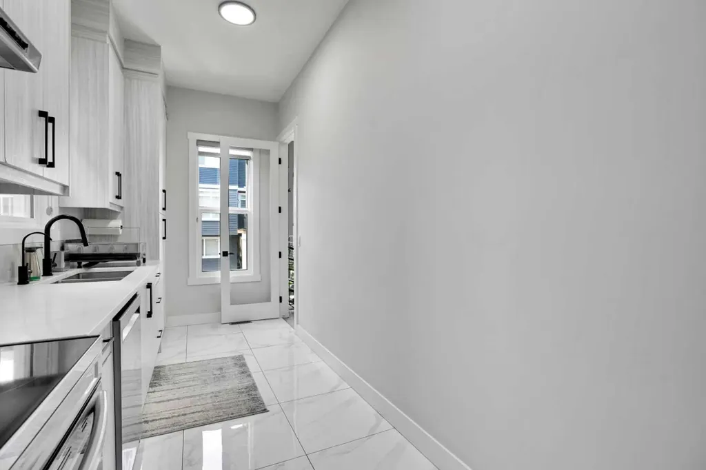 36 Waterford Terrace Chestermere AB T1X2P6