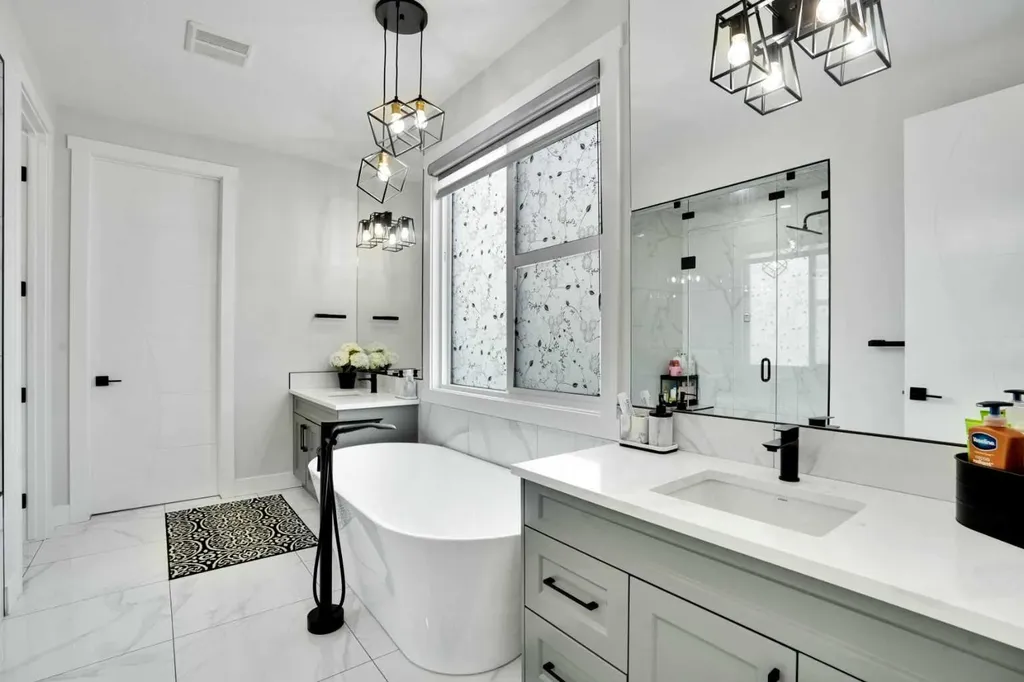 36 Waterford Terrace Chestermere AB T1X2P6
