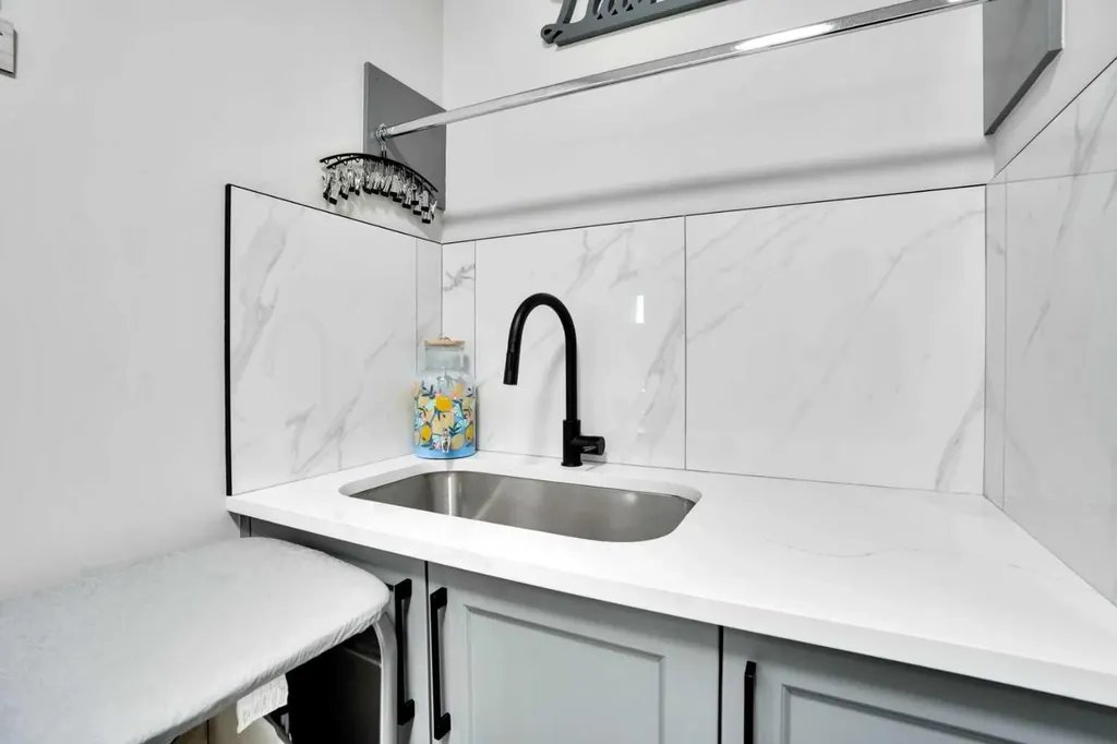 36 Waterford Terrace Chestermere AB T1X2P6