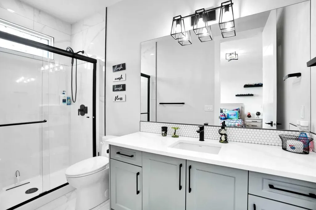 36 Waterford Terrace Chestermere AB T1X2P6