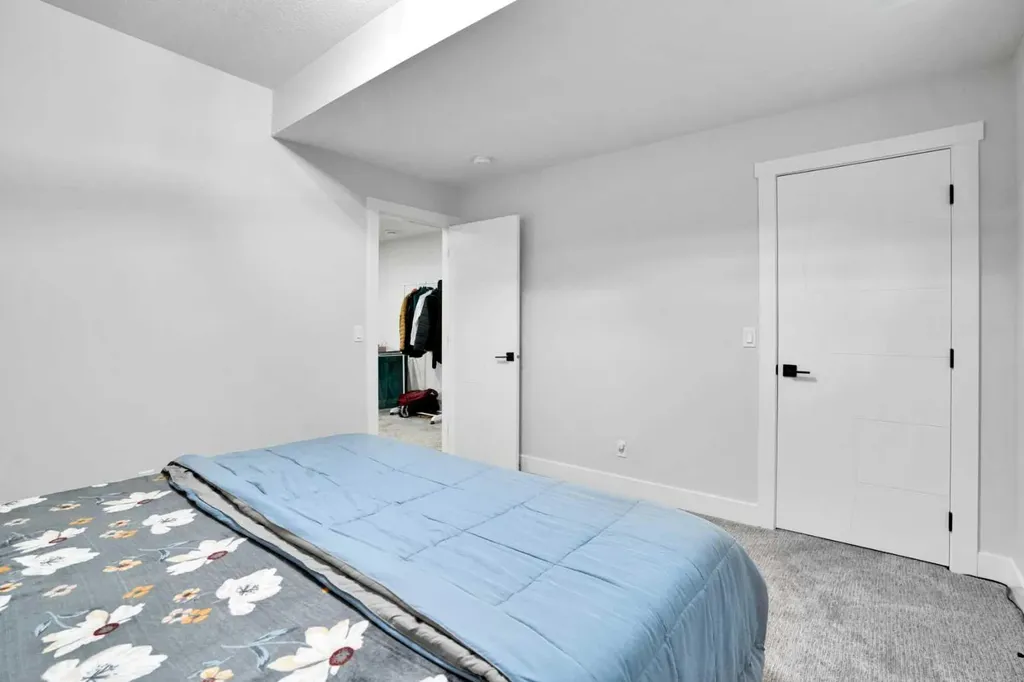 36 Waterford Terrace Chestermere AB T1X2P6