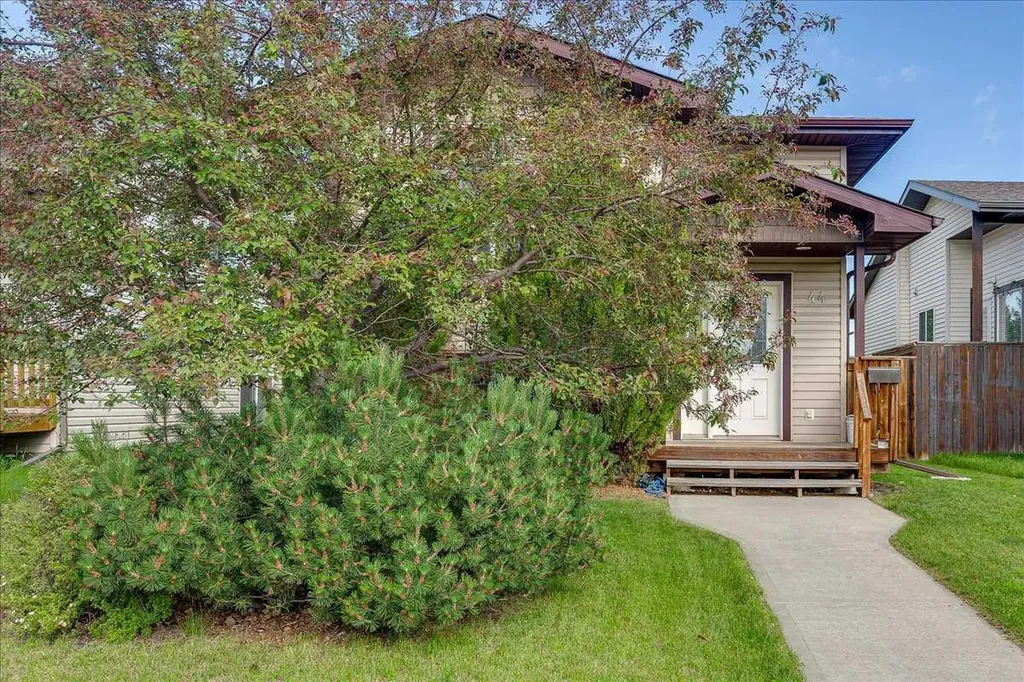 44 Osler Crescent Red Deer AB T4P 4E8
