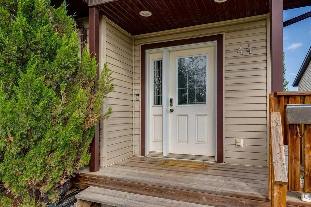 44 Osler Crescent Red Deer AB T4P 4E8