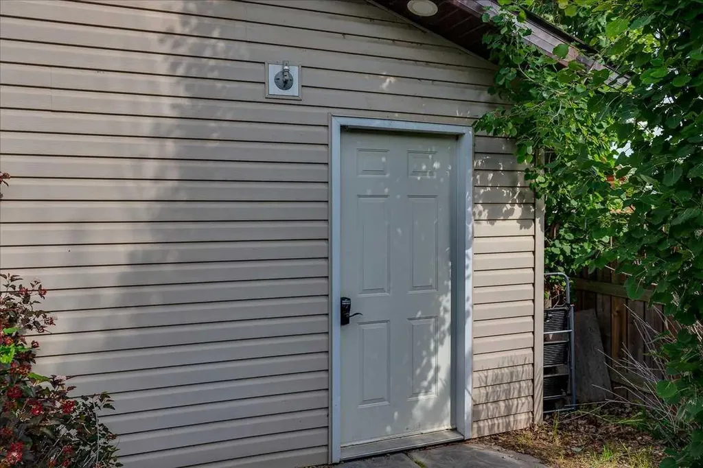 44 Osler Crescent Red Deer AB T4P 4E8