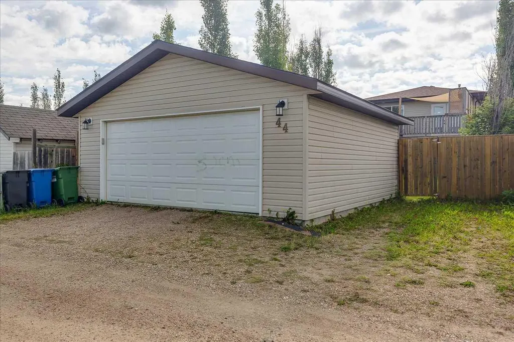 44 Osler Crescent Red Deer AB T4P 4E8