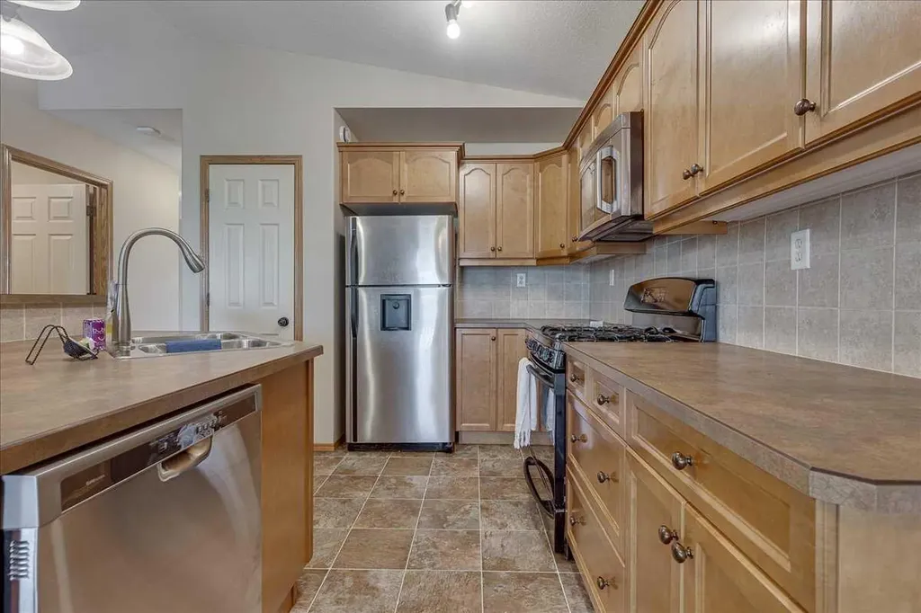 44 Osler Crescent Red Deer AB T4P 4E8