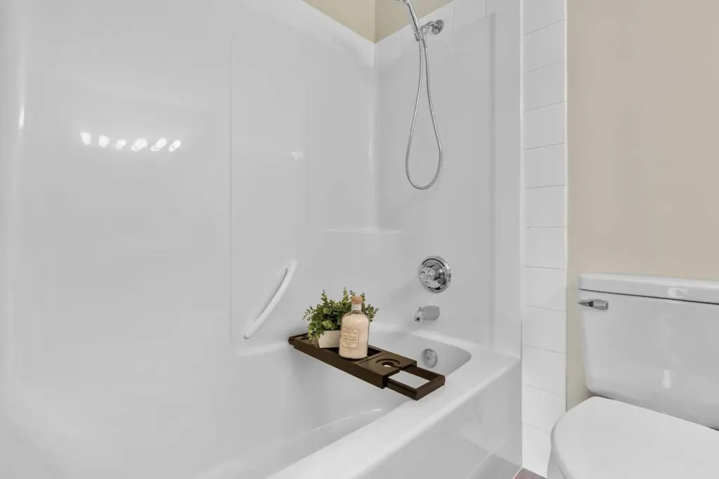 1818 Simcoe Boulevard SW Calgary AB T3H 3L9