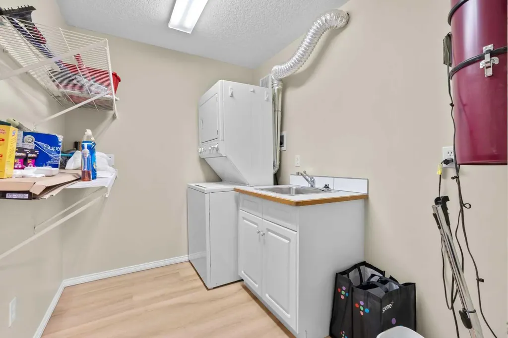 1818 Simcoe Boulevard SW Calgary AB T3H 3L9