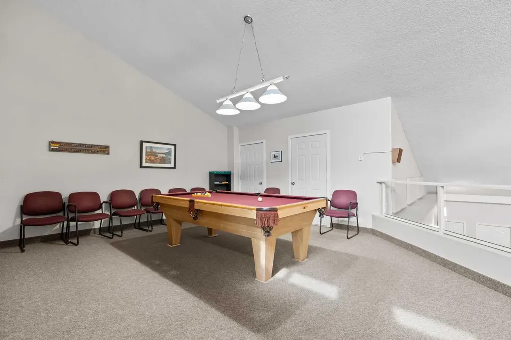 1818 Simcoe Boulevard SW Calgary AB T3H 3L9