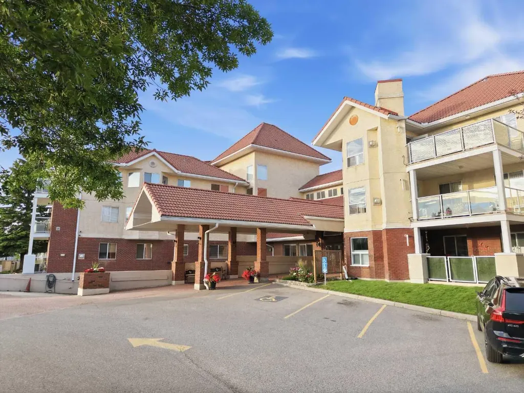 1818 Simcoe Boulevard SW Calgary AB T3H 3L9