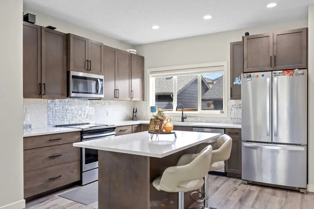 867 Walgrove Boulevard SE Calgary AB T2X4G1