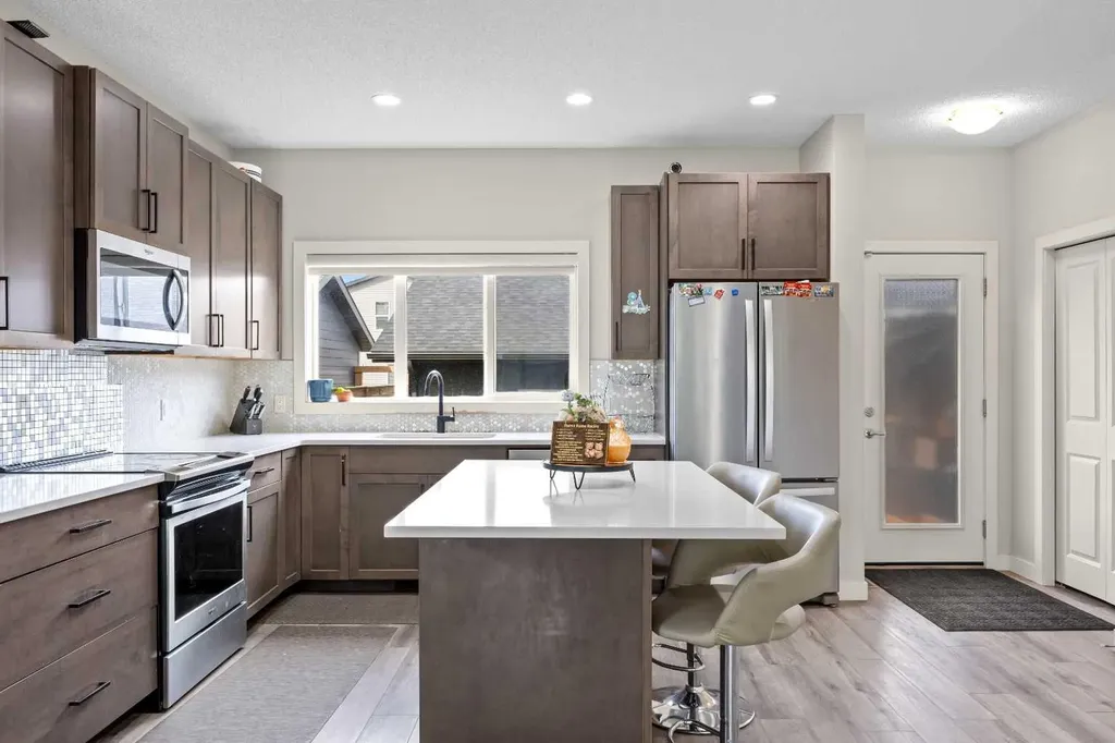 867 Walgrove Boulevard SE Calgary AB T2X4G1