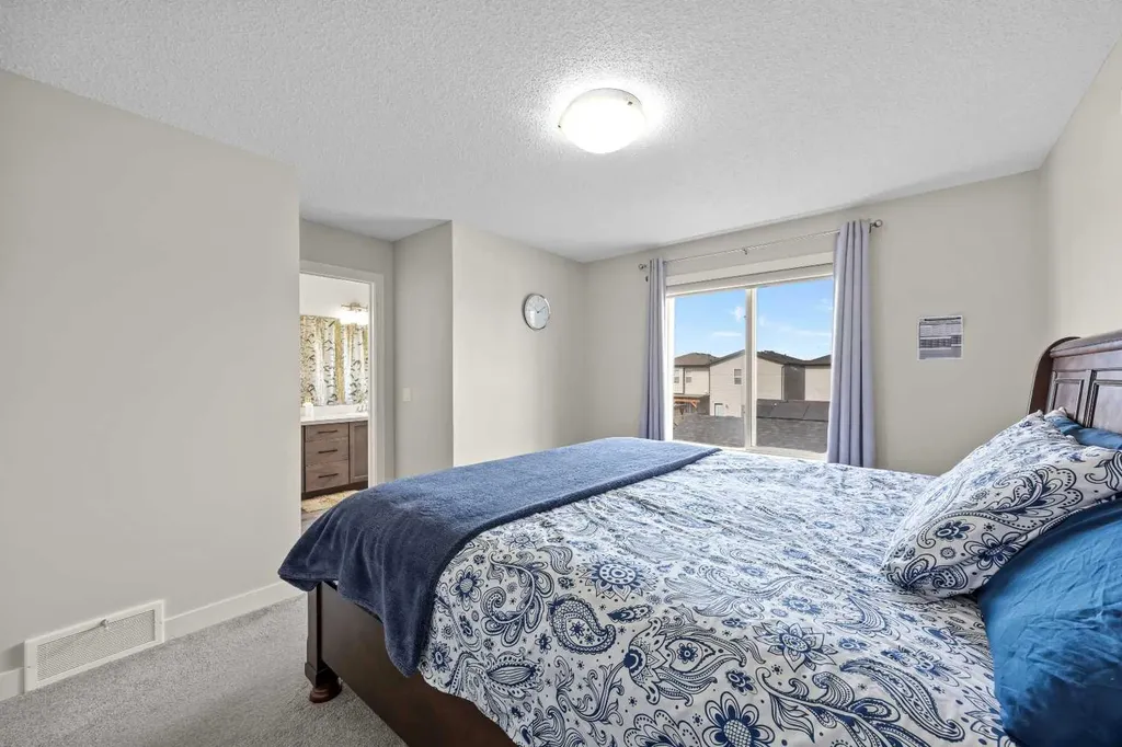 867 Walgrove Boulevard SE Calgary AB T2X4G1