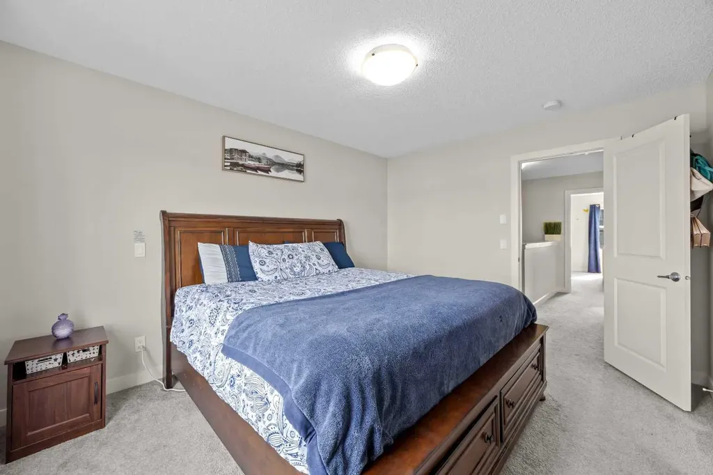 867 Walgrove Boulevard SE Calgary AB T2X4G1