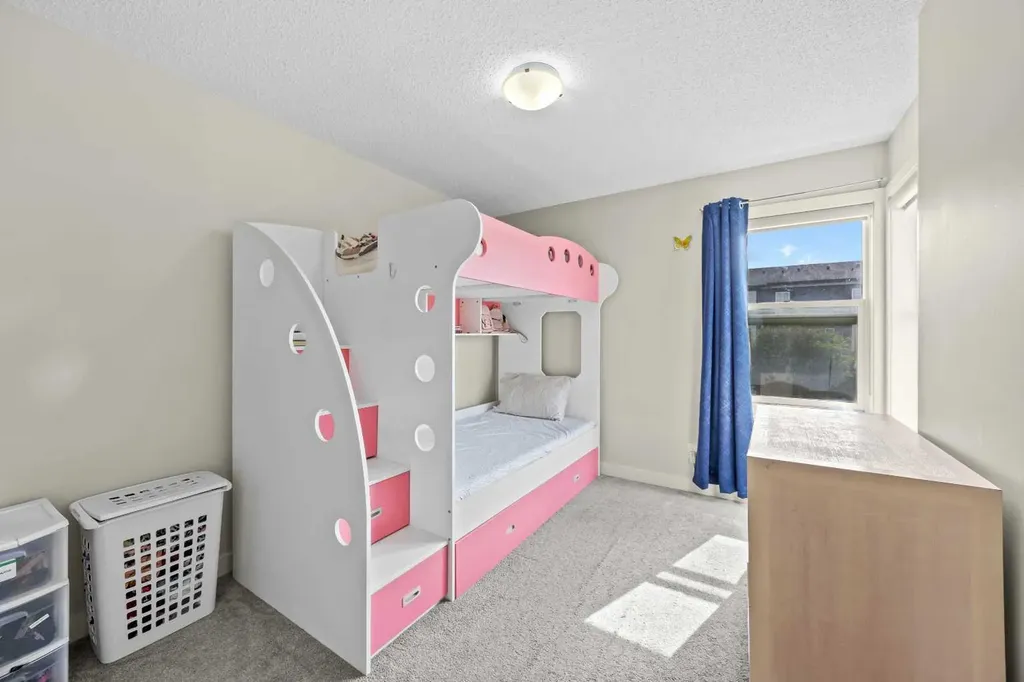 867 Walgrove Boulevard SE Calgary AB T2X4G1