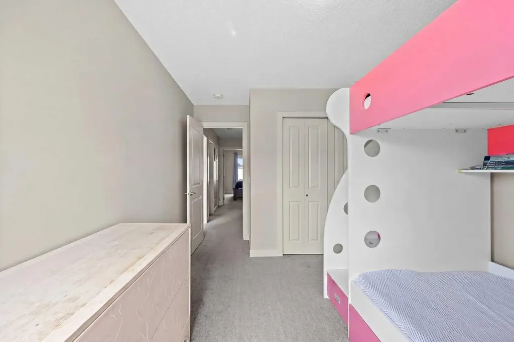 867 Walgrove Boulevard SE Calgary AB T2X4G1