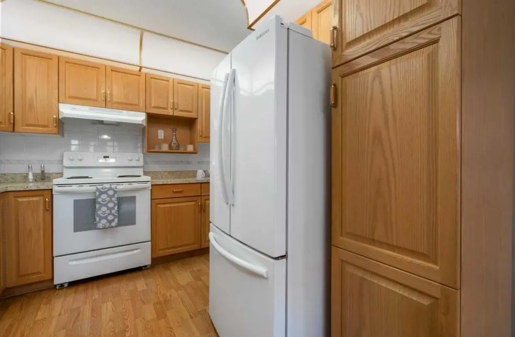 1182 Southview Drive SE Medicine Hat AB T1B 4L2