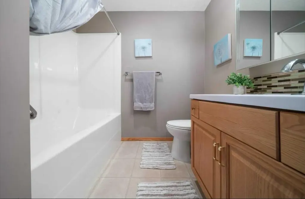 1182 Southview Drive SE Medicine Hat AB T1B 4L2