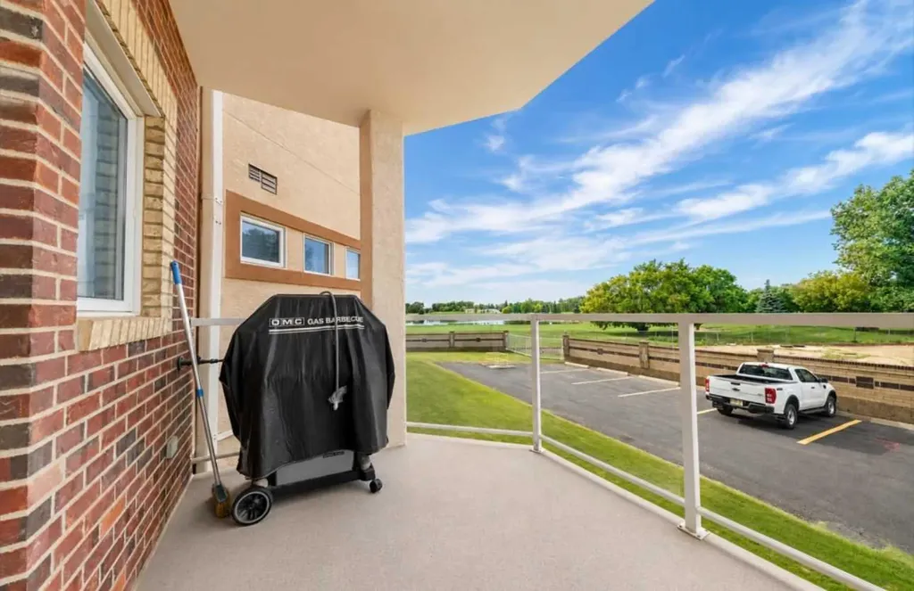 1182 Southview Drive SE Medicine Hat AB T1B 4L2