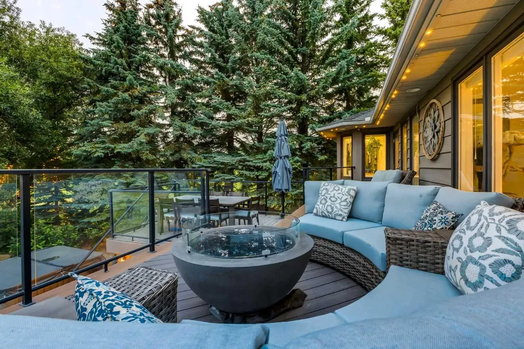31 Rosewood Drive SW Rural Rocky View County AB T3Z 3K7