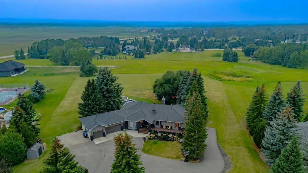 31 Rosewood Drive SW Rural Rocky View County AB T3Z 3K7