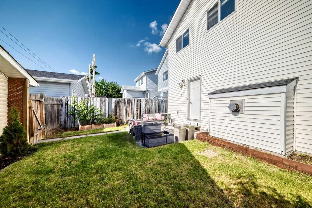 3628 Catalina Boulevard NE Calgary AB T1Y 6W6