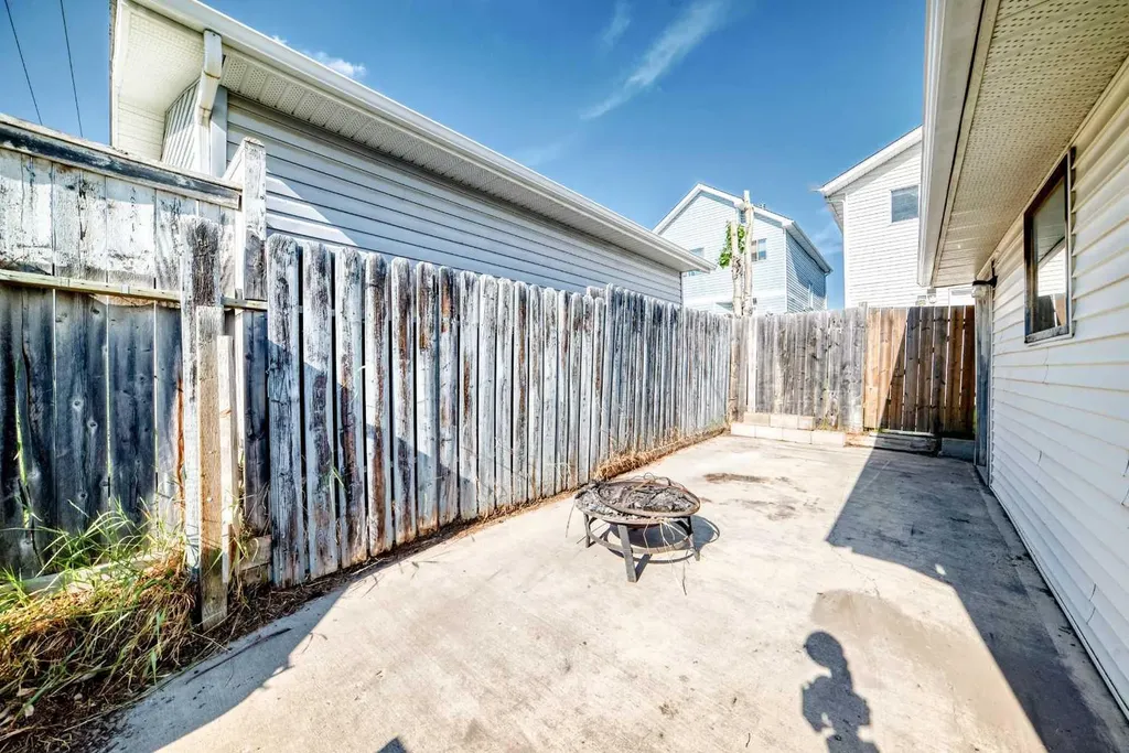 3628 Catalina Boulevard NE Calgary AB T1Y 6W6