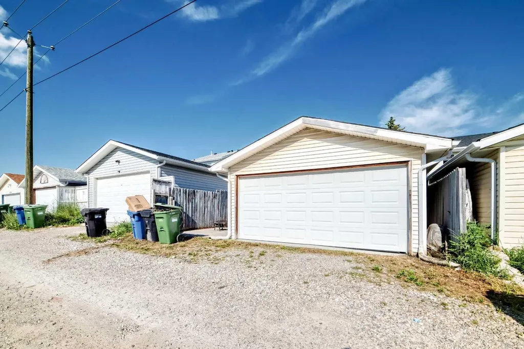 3628 Catalina Boulevard NE Calgary AB T1Y 6W6
